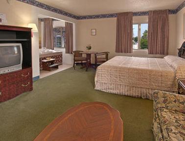 Super 8 by Wyndham Belleville St. Louis Area Chambre photo