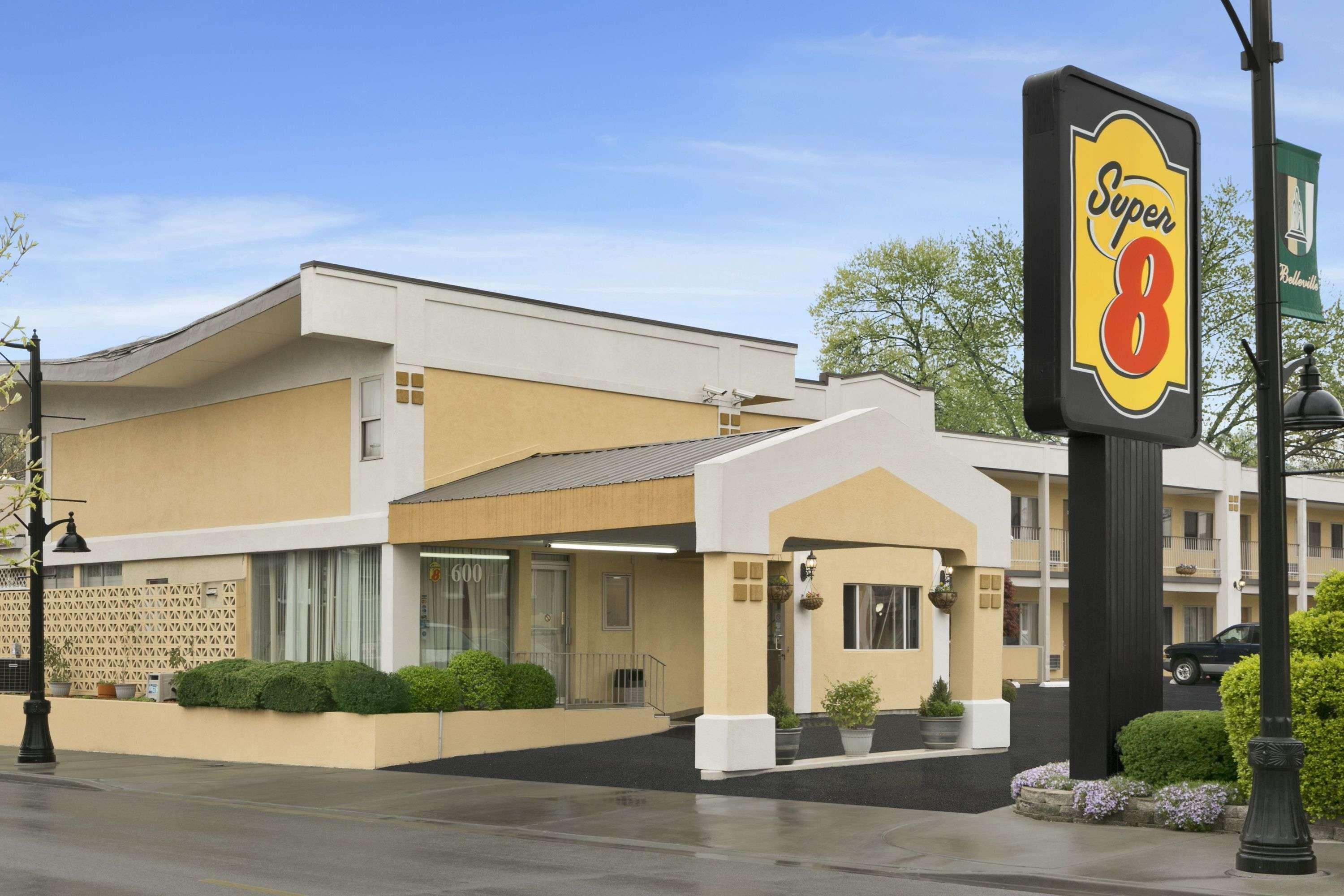 Super 8 by Wyndham Belleville St. Louis Area Extérieur photo