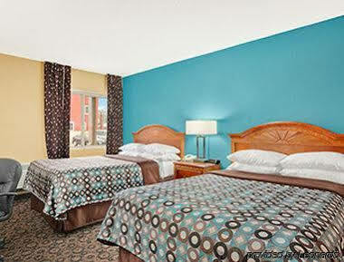 Super 8 by Wyndham Belleville St. Louis Area Extérieur photo